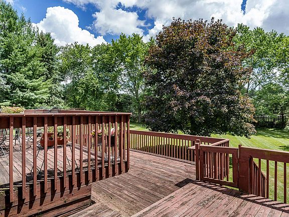 5th image of 6979 Canter Ct