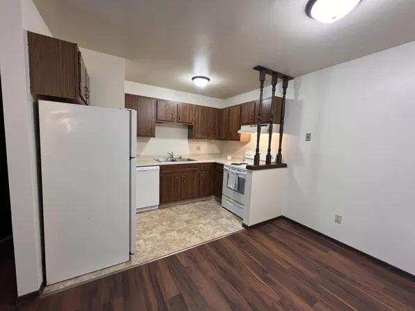 2010 S Green Bay Rd #104, Racine, WI 53406