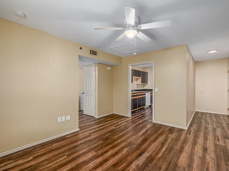 Mountain View Apartments — Photo 6