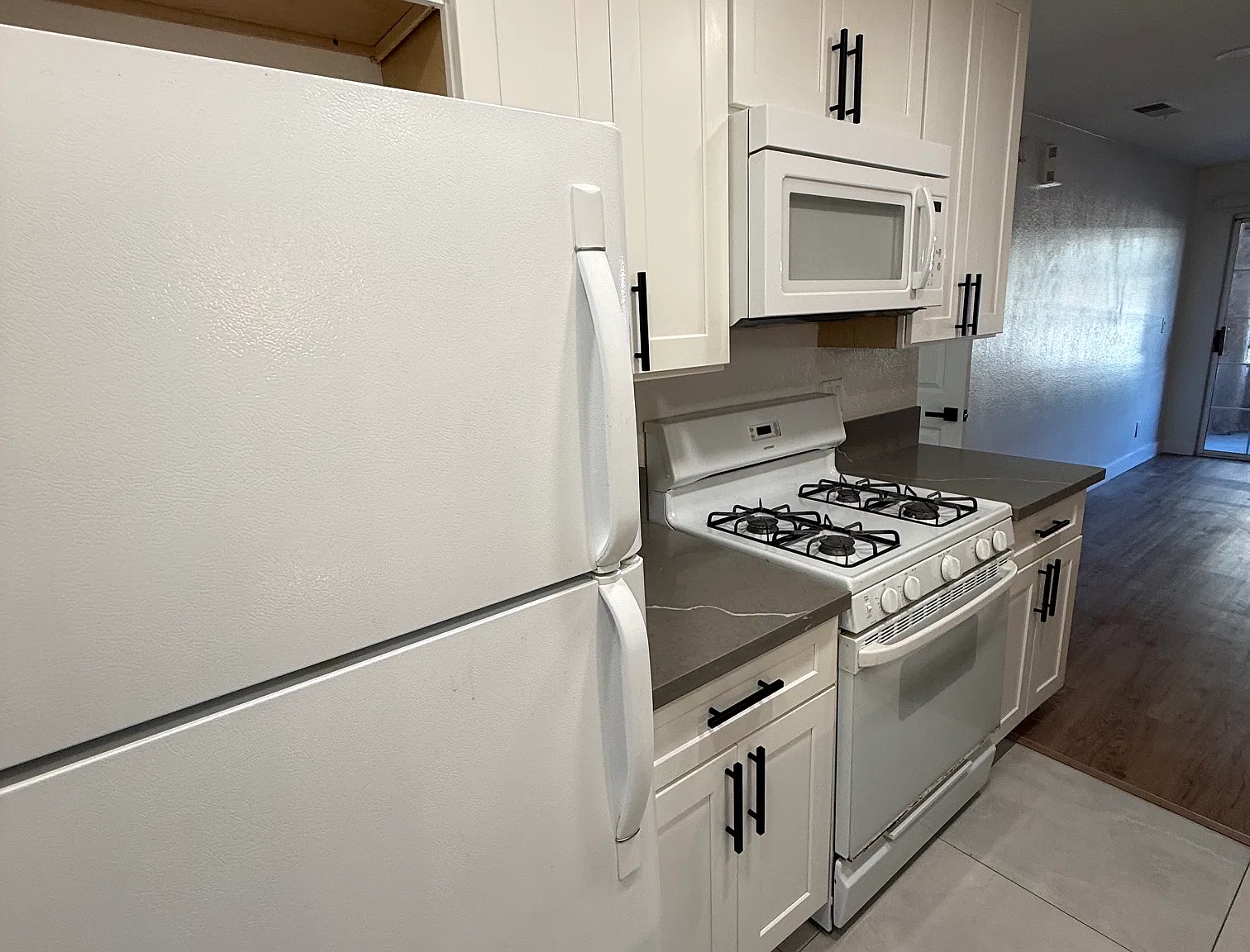 1 bed, 752 sqft, $1,500 — Photo 4