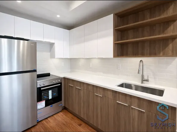 2911 Avenue D image 1 of 9