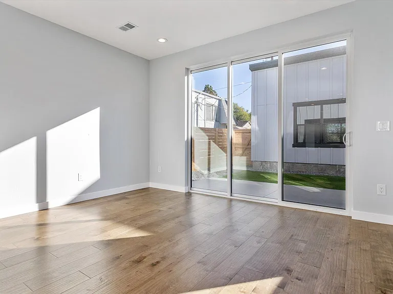 6 S Cantril St #A — Photo 8