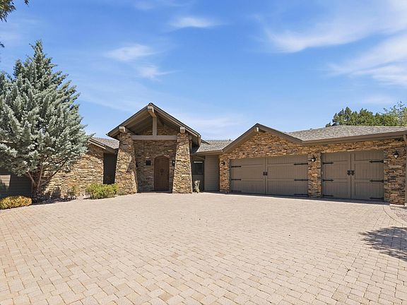 3rd image of 2410 E Golden Aster Cir