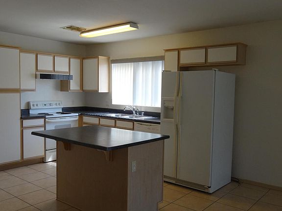 5th image of 8825 W Loma Ln