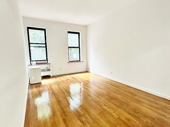 230 E 75th St #2B, New York, NY 10021