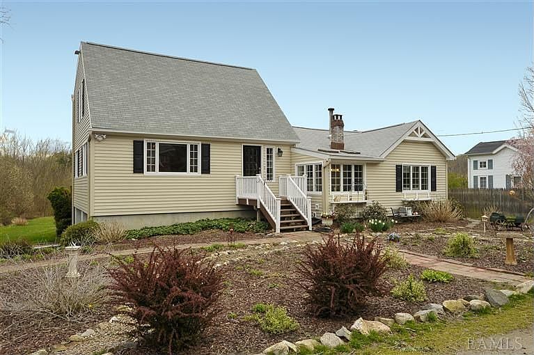 1st image of 7 Lake Dr