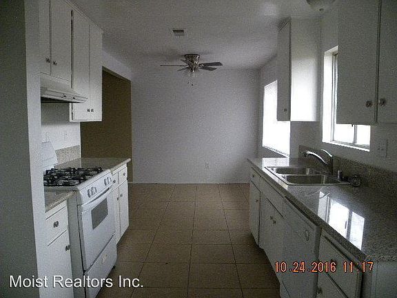 4th image of 35375 Acacia St