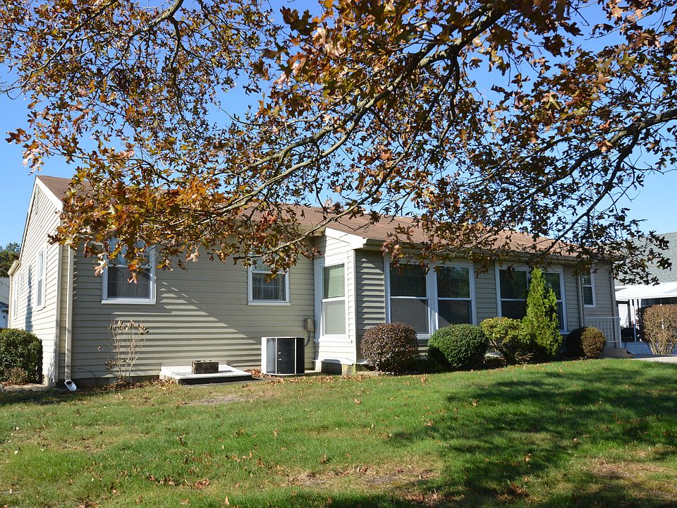 2nd image of 14 Brockton Court