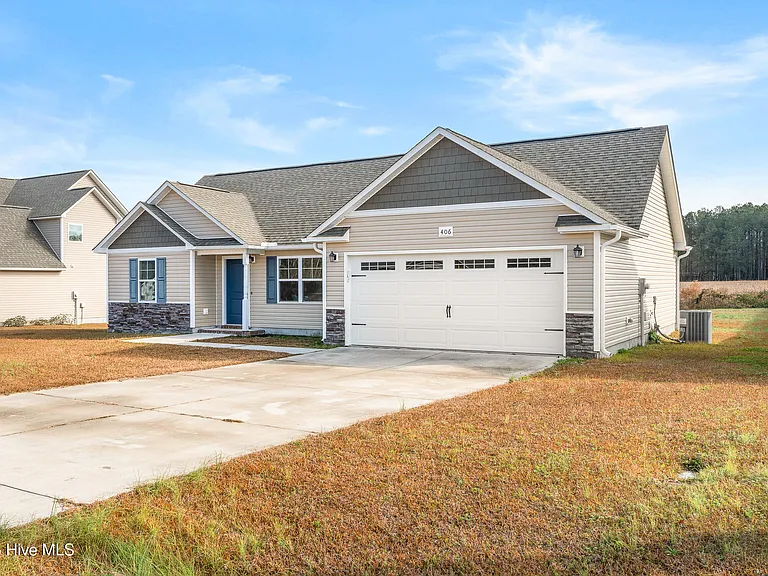 406 Paxton Ct — Photo 3