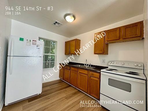 5th image of 944 SE 14th St #3