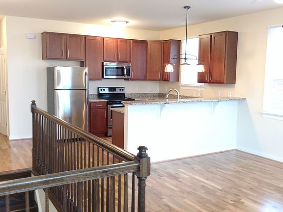 3rd image of 805 1/2 N 23rd St #2