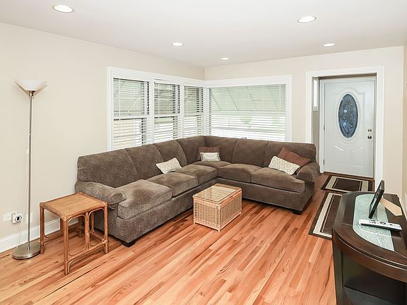 4th image of 3705 N Pioneer Ave