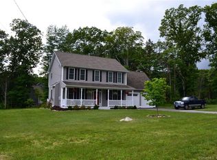 8 Tom Allyn Ct, Gales Ferry, CT 06335