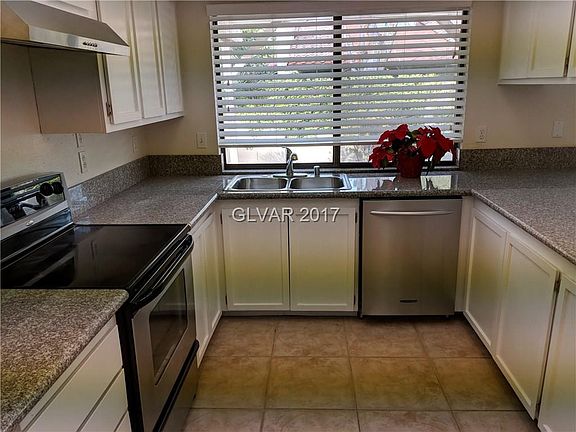 4th image of 2464 Swan Ln