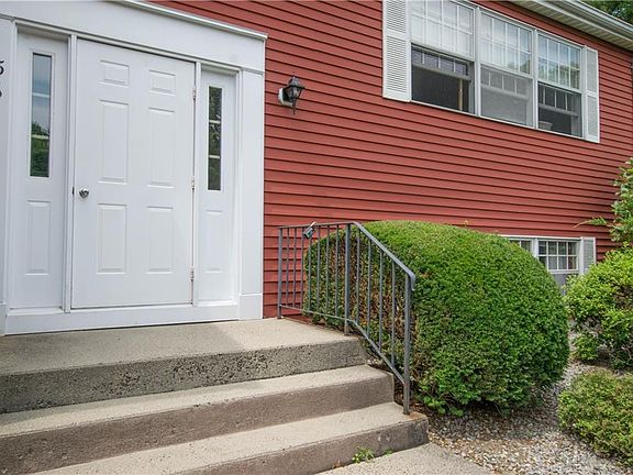 2nd image of 46 Brantwood Dr #46