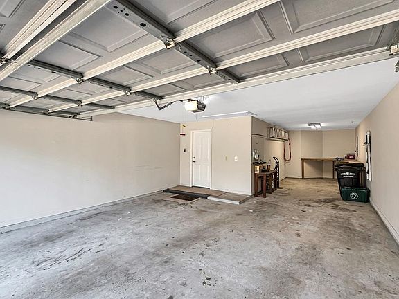 4th image of 24123 Northshire Ln