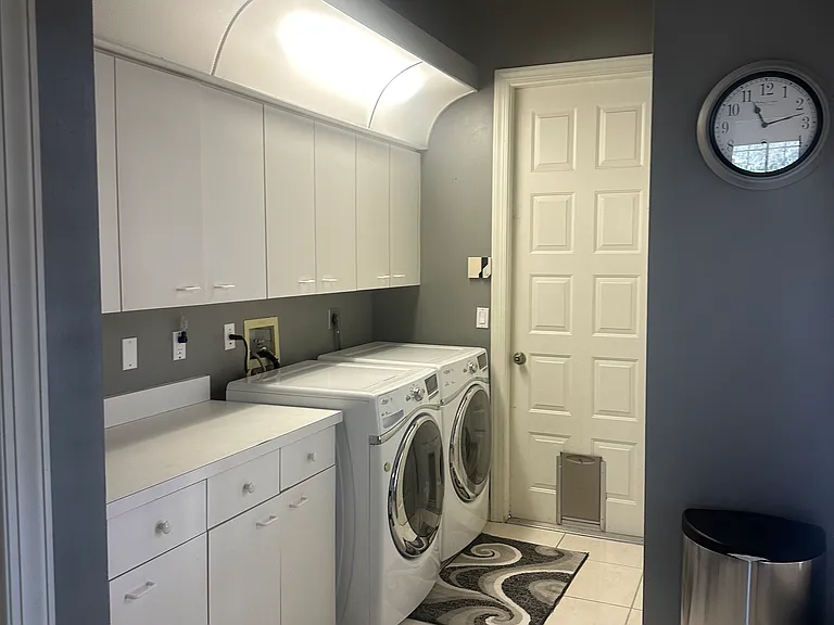212 Silverado Dr — Photo 48