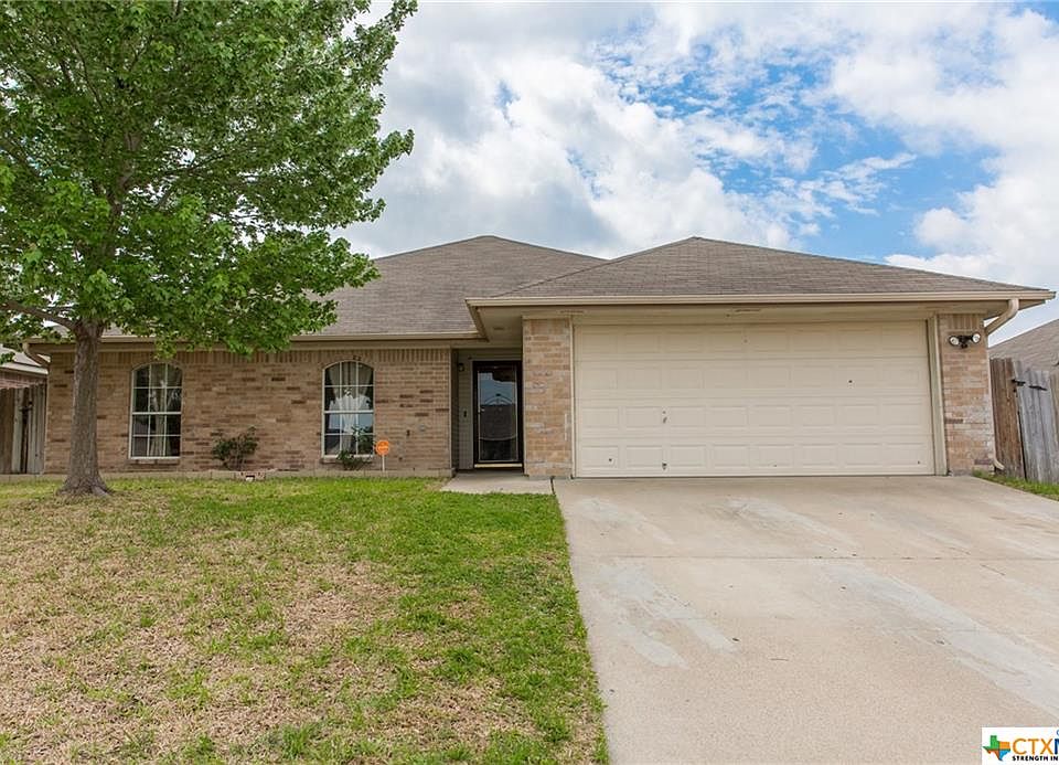 1st image of 2700 Bigleaf Dr