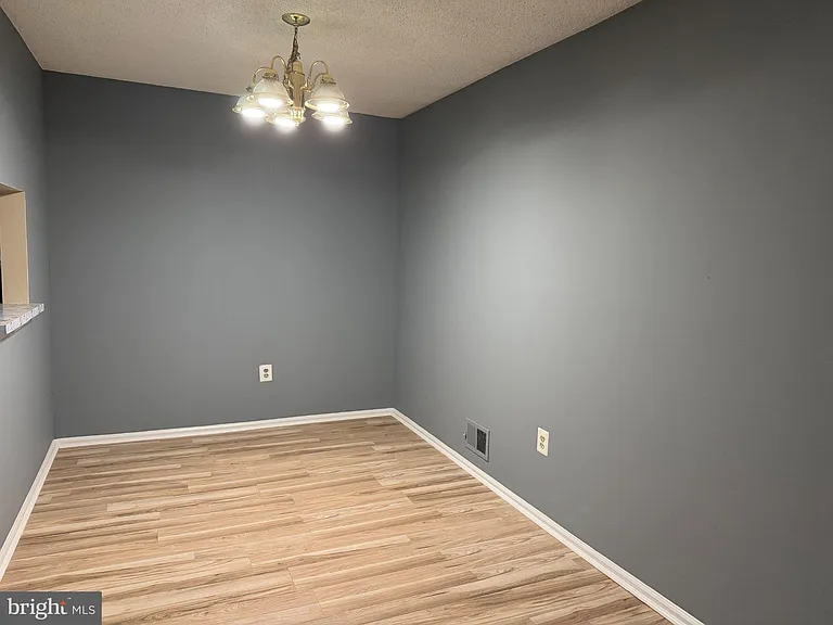 8 Joyner Ct — Photo 2
