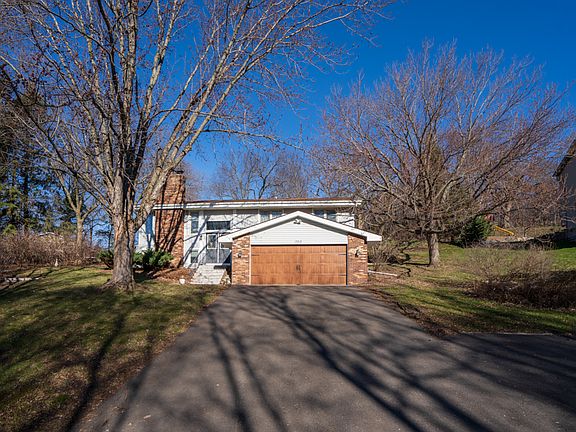 3rd image of 15212 Crystal Dr W
