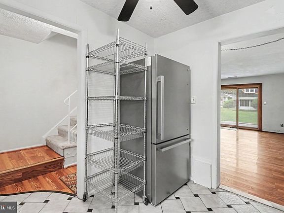 3rd image of 799 Hardwick Pl