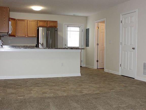 4th image of 186 Edom Ln