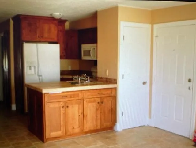 1 bed, 1.5 bath, 870 sqft, $1,950 — Photo 4
