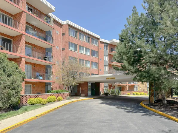 16 E Old Willow Rd APT 223S, Prospect Heights, IL 60070
