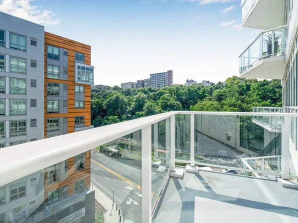 800 Avenue At Port Imperial image 18 of 41