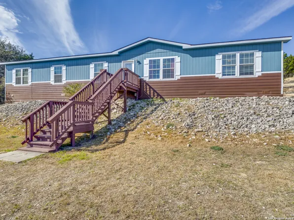 175 S Whisper Valley Ln, Kerrville, TX 78028