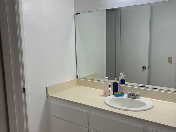 4th image of 12342 Lorez Dr