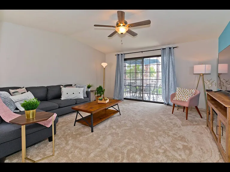 505 S Farrell Dr #S118 — Photo 7