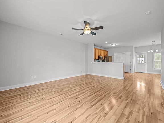 5th image of 120 Licorice Dr