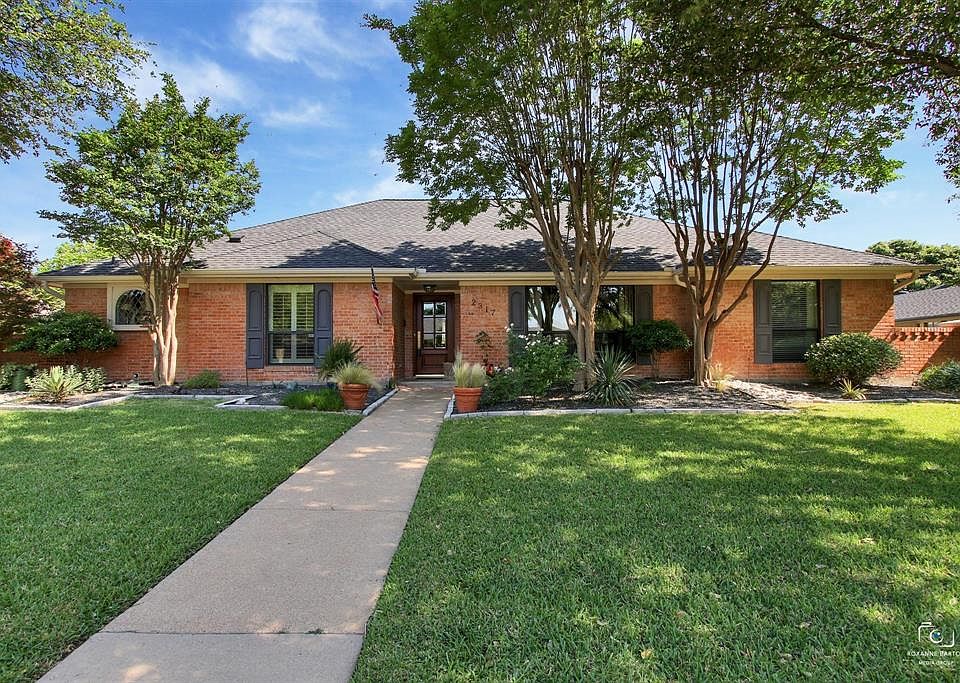 1st image of 2317 Chamberlain Dr