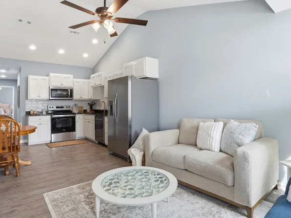 741 Kings Ln #B-6, Tullahoma, TN 37388