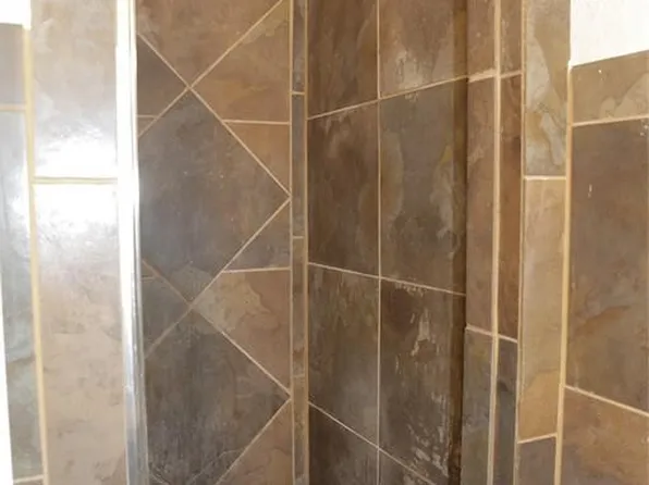 425 NE Broadway Ave, Des Moines, IA 50313