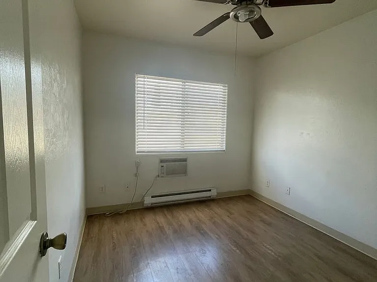 3828 N Vickie Ct — Photo 5
