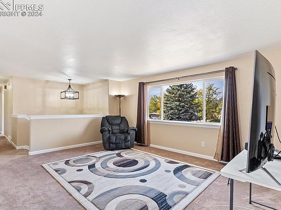 5th image of 3825 Mariposa St