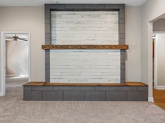 4th image of 442 Lee Road 2170