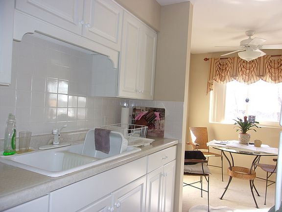 5th image of 222 Madison St Unit 313