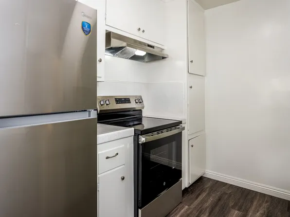 Cesar Manor, 821 S Osage Ave #21-05, Inglewood, CA 90301