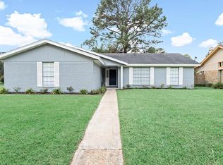 1901 Silver Oaks Dr, Orange, TX 77632