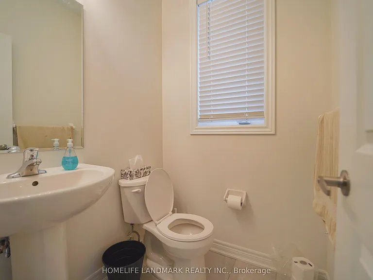 36 Thelma Dr — Photo 12