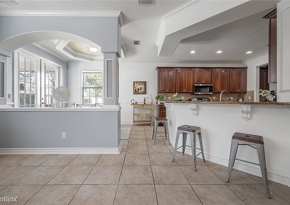 1st image of 7524R Bridgeview Dr