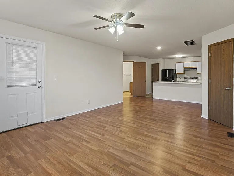 2213 Rockwood Dr — Photo 19