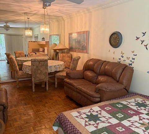 4th image of 899 SE 2nd Avenue #206