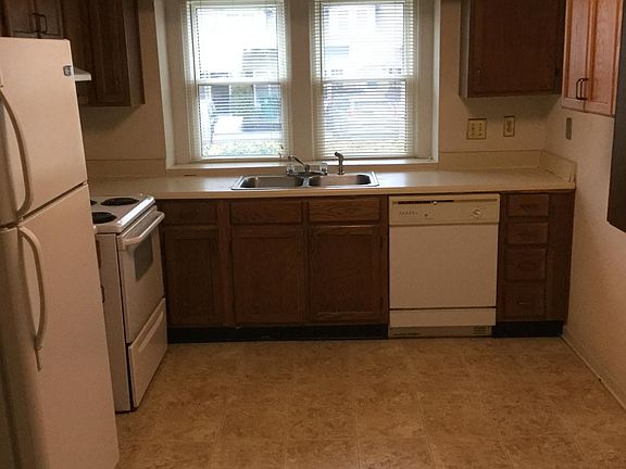 5th image of 1147 Berkley Dr SE