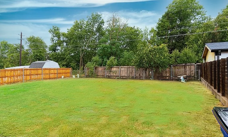 4813 Savorey Ln — Photo 24
