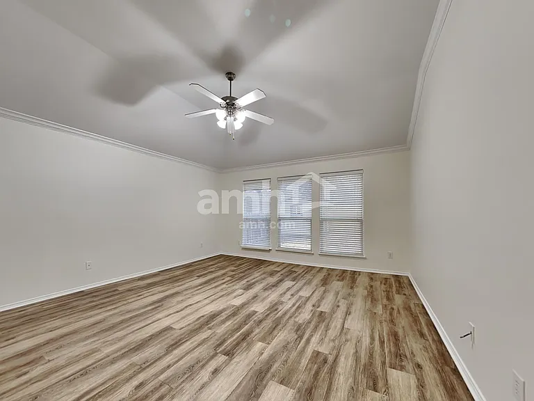1041 Hidden Lake Dr — Photo 7