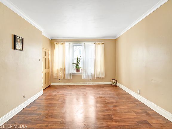 5th image of 1750 W 21st Pl